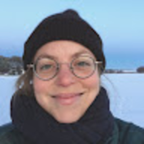 Meet your Posher, Gabrielle - Picture 1 of 1